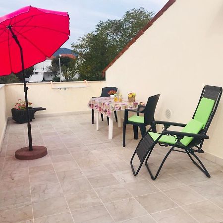 Apartmani Luiza Cres Exterior foto