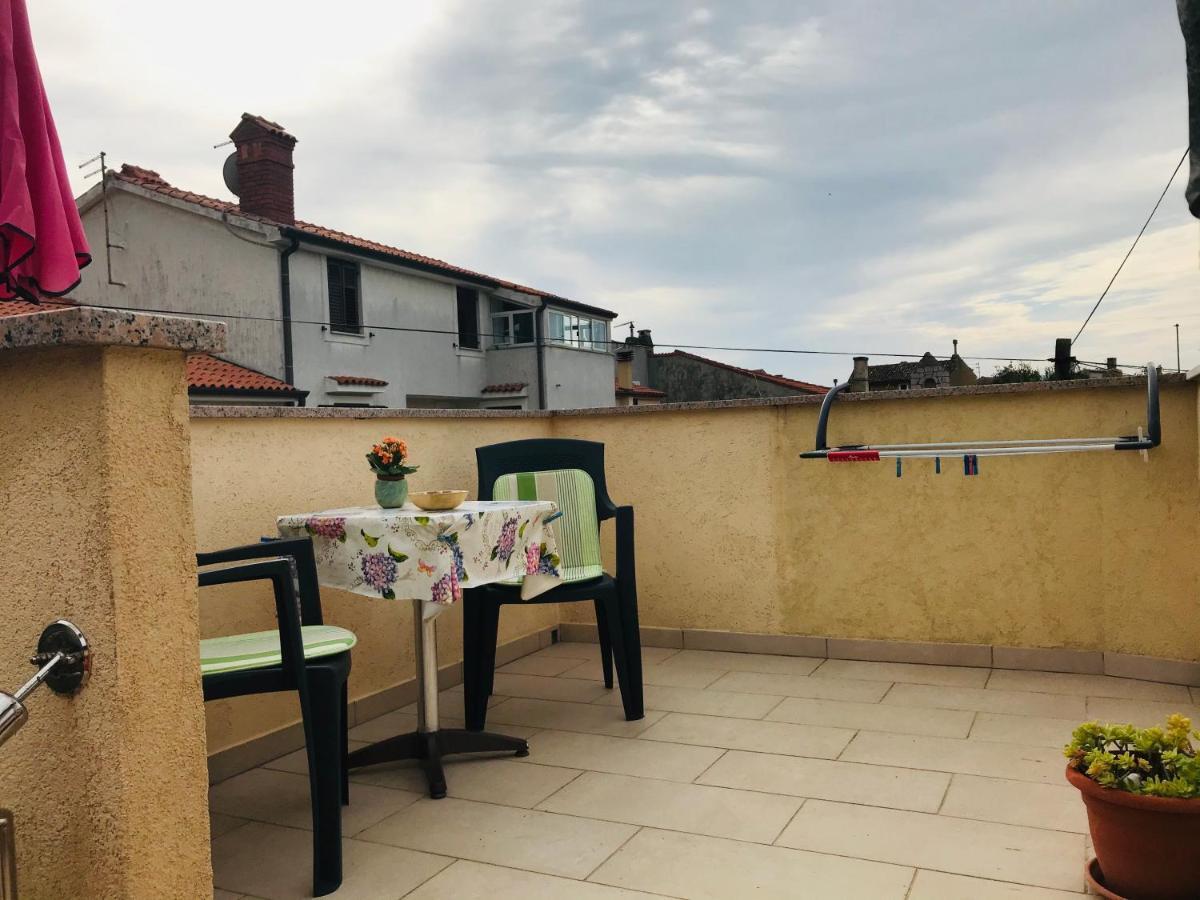 Apartmani Luiza Cres Exterior foto
